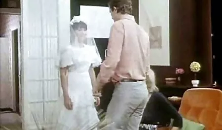 すべての穴で非常に荒い男根を破壊するだけで十分な若いポルノモデル エロ 動画 イケメン オナニー