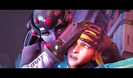 セクシーな衣装で成熟した女性の手と唇で大きなコックマッサージ 痴漢 イケメン 動画