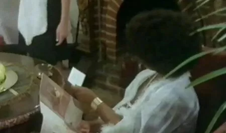 彼女のL.のデモと若いポルノモデルの美しいストリップ 女性 av イケメン