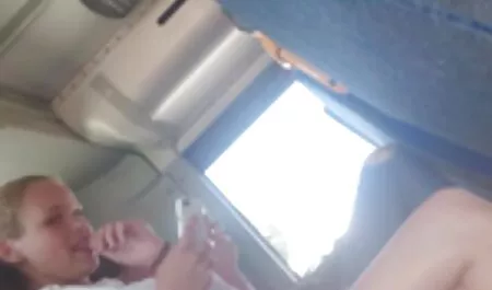 巨乳レズビアン失われた家賃とジューシーなクンニリングス 女性 アダルト イケメン