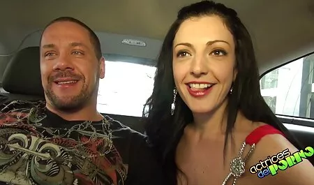 若い十代の猫は、ベッドの上で大きなディルドを取る イケメン 彼氏 エロ 動画