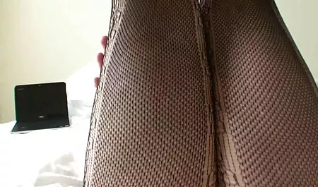 若いkurvaは、新しい年のために男に深いフェラを行った イケメン 無料 エロ