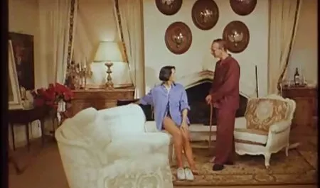 女の子のために彼女の生い茂った毛L.なめる前にくそ 無料 アダルト イケメン