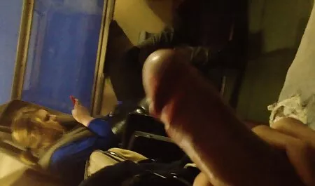 私の男は成熟したブロンドの口の中で終わり、彼女の中で彼女を撫でる エロ 動画 かっこいい