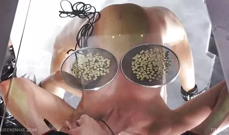 巨乳ロシアのポルノスター、妹彼女の滑りと口とバイブレータ イケメン と 美女 エロ 動画