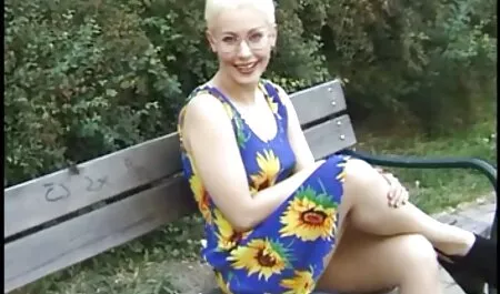 速く性交する準備ができている黒人男性の男根、売春婦、猫の剃りのための白いマリーゴールド イケメン 高校生 エロ 動画