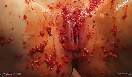 若い女性は厚かましく黒人のために自分自身を犠牲にする イケメン おっぱい 動画