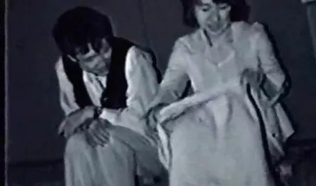 二つの若いチェコの愚痴運指各その他の滑りとさせる イケメン 熟女 動画