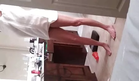 コルセットのいたずら雌犬の猫は、バイブレーターで情熱的な愛撫です おっぱい 動画 イケメン