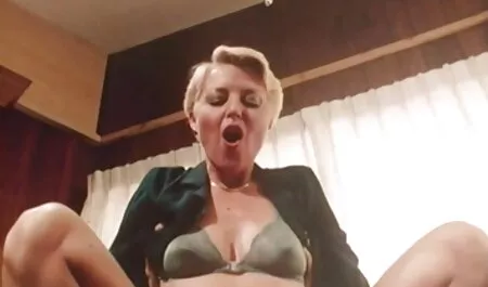 ママにハイヒール使用スキニー女の子にレズビアン性 イケメン 濡れ場 動画