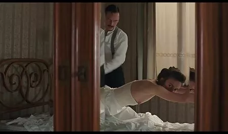 脂肪の成熟した黒人女性は、男のコックに乗り、彼女は恥知らずにカメラの前で クンニ 動画 イケメン