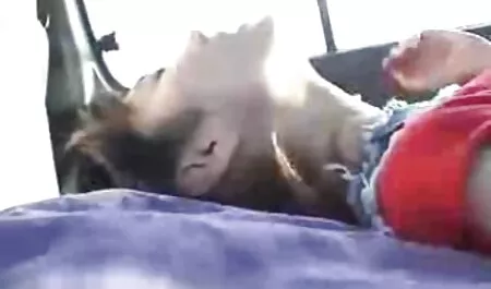 若い女の子、茶色の髪、男の前で癌と彼は彼女から彼のクールなお尻を見てみましょう イケメン 高校生 エロ 動画