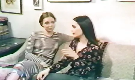 二つのbusty左のqrコードを読み取スター楽しむ性とdildosとstrapon えっち 動画 イケメン