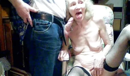 素人乱交に参加しているポルノスター イケメン えっち 動画