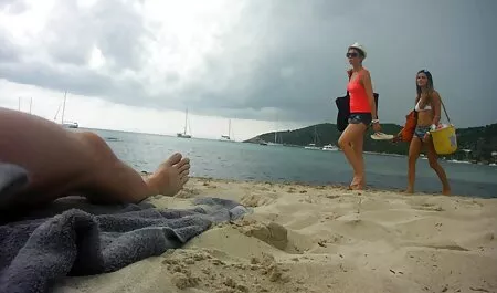 若いブロンド、優しく彼女のLに触れ、バイブレーターで自慰行為 無料 えろ イケメン