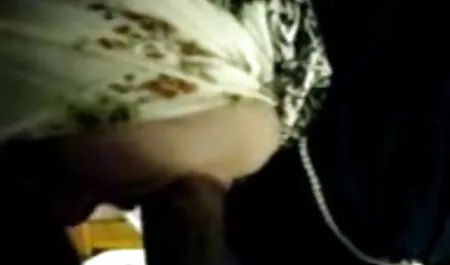 男拍セクシーな彼女に白いランジェリーとか。 女性 アダルト イケメン