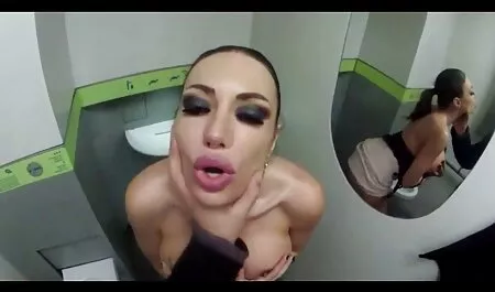 巨乳ポルノスターは、大きなコックに彼らのお尻を伸ばす 無料 イケメン エッチ 動画