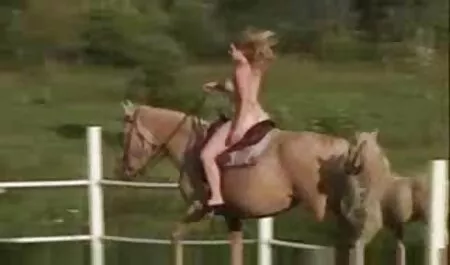 若い女の子は車の修理のために性交する男のために支払う必要があります イケメン アニメ エロ 動画