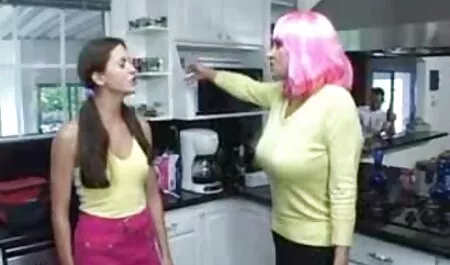 成熟した主婦と緑豊かなお尻に座ってa黒男コックオン イケメン 濡れ場 動画