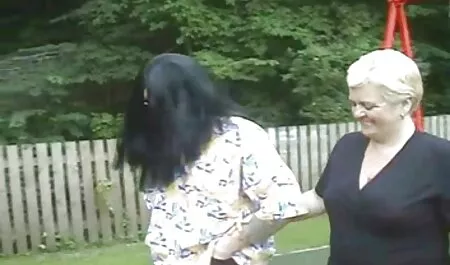 若い女の子いちゃつく魅了された男 イケメン エッチ 無料 動画