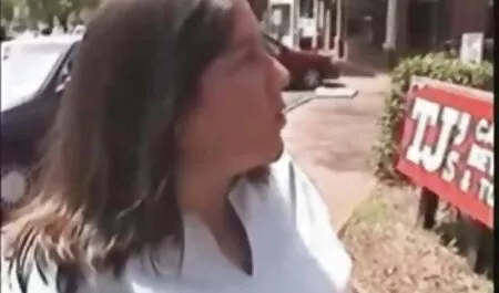 Busty日本の成熟した譲歩のための愛性 イケメン と エロ 動画