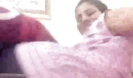 女の子、妻、台所のカウンターで赤毛のコックを運転する若い男 無料 エロ 動画 イケメン マッサージ