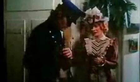 おさげとドイツの女性わいせつは、ソファの上に二回浸透を注文しました えっち 動画 イケメン