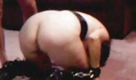 二つの角質の成熟した女性は、筋肉の黒人男性から良い性交を必要とします 無料 動画 アダルト イケメン