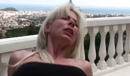 自家製の酔って女の子と友人のコックを吸うのが大好き イケメン アダルト 動画