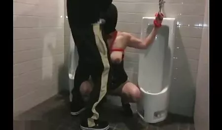 男は成長し、熱意を持って彼の吸うことになるために雌犬の口に浸透しなければなりません クンニ 動画 イケメン