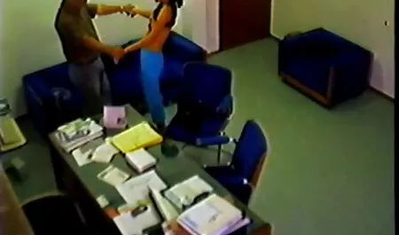 ソファの上に様々な位置に男と成熟した赤毛の妻の姉妹 無料 えろ イケメン