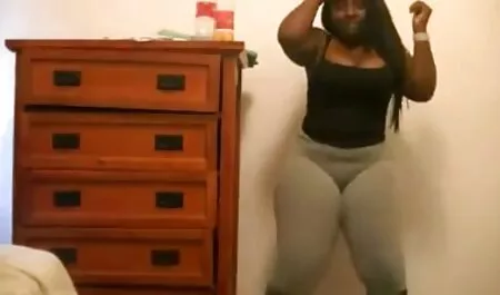 二つの濡れたレズビアンのために彼らのロバでの選択のシャワ エロ 動画 イケメン 激しい