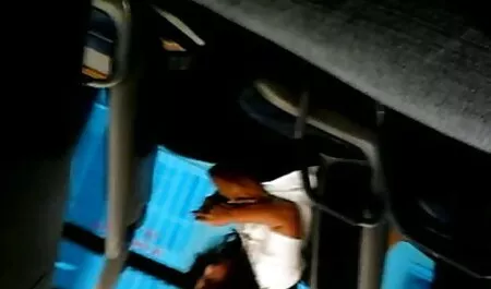 熟れたおばさんから美味しくて固い手コキのようなコック イケメン と 美女 エロ 動画