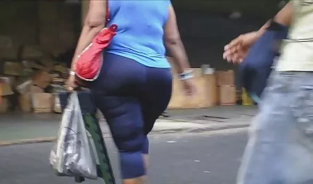 堕落した美しさは、エリート輪姦のすべての亀裂でファックします エロ 動画 かっこいい