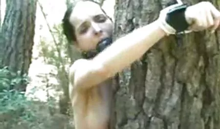 情熱的で熱狂的な若いポルノモデルは、ベッドの上で猫を撫でてエクスタシーを完了する 無料 イケメン エロ 動画