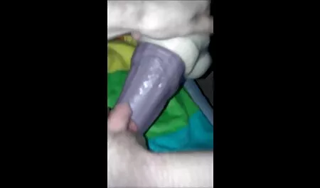 華やかなひよこmasturbatesブッシュと巨大なサイクロプス 美男 美女 えろ 動画