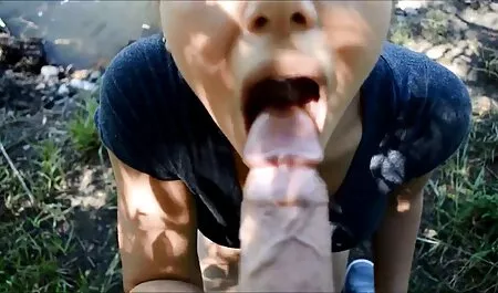 若い女の子は優しく口でコックを愛撫し、彼女のLとそれに座っています。 アダルト イケメン 動画