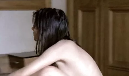 若いレズビアンは、キッチンで猫と性別ゲームを持っています アダルト 動画 無料 イケメン